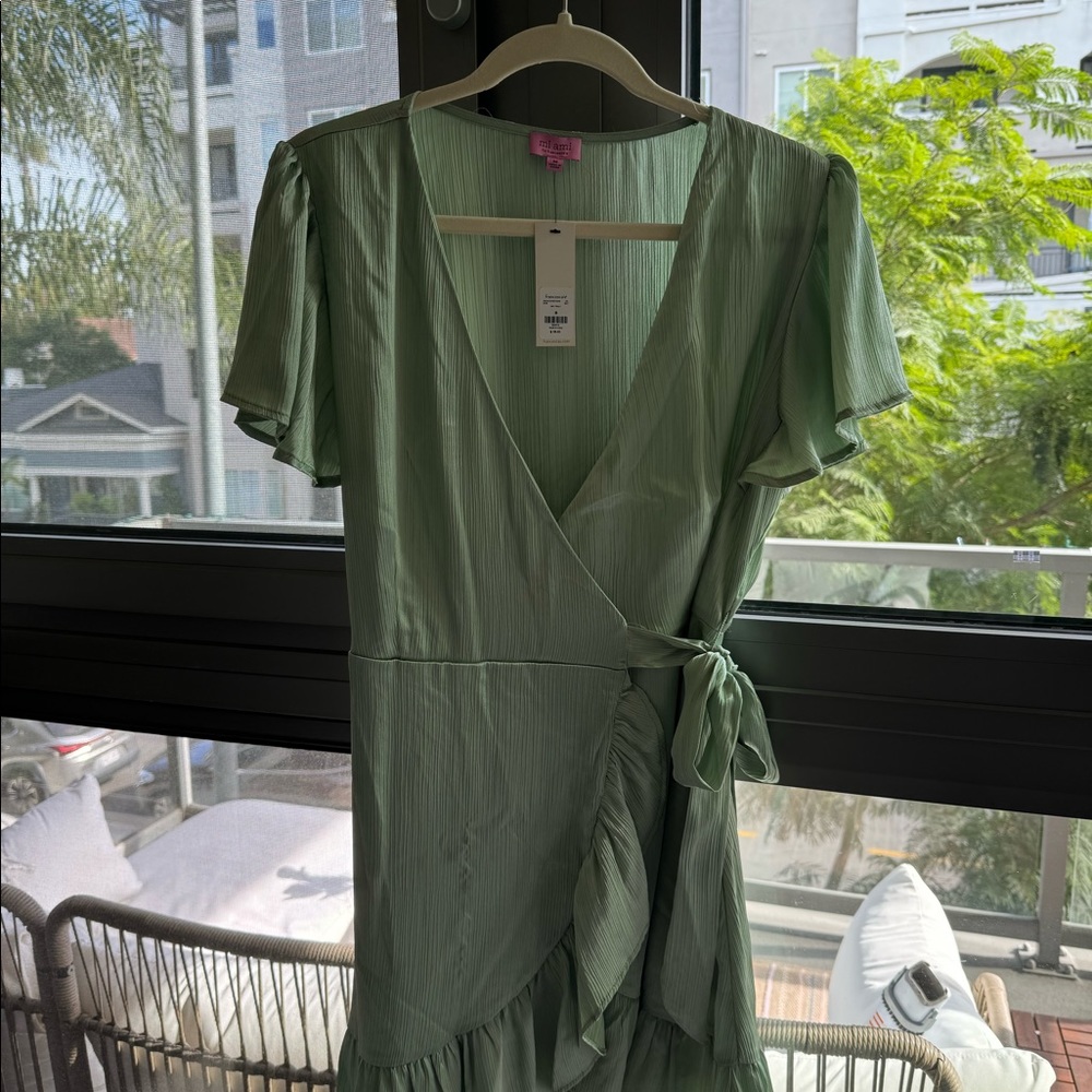 Francesca’s mi Ami sage wrap mini dress size m